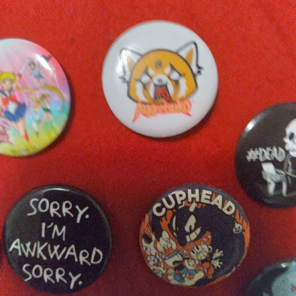 Hot Topic Pin Set (x15) - Picture 4 of 7